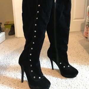 Boots above the knee